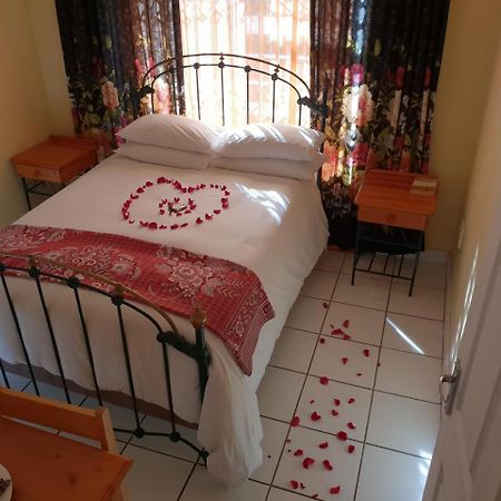 Ebenezer Guesthouse Bluewater Bay Πορτ Ελίζαμπεθ Εξωτερικό φωτογραφία