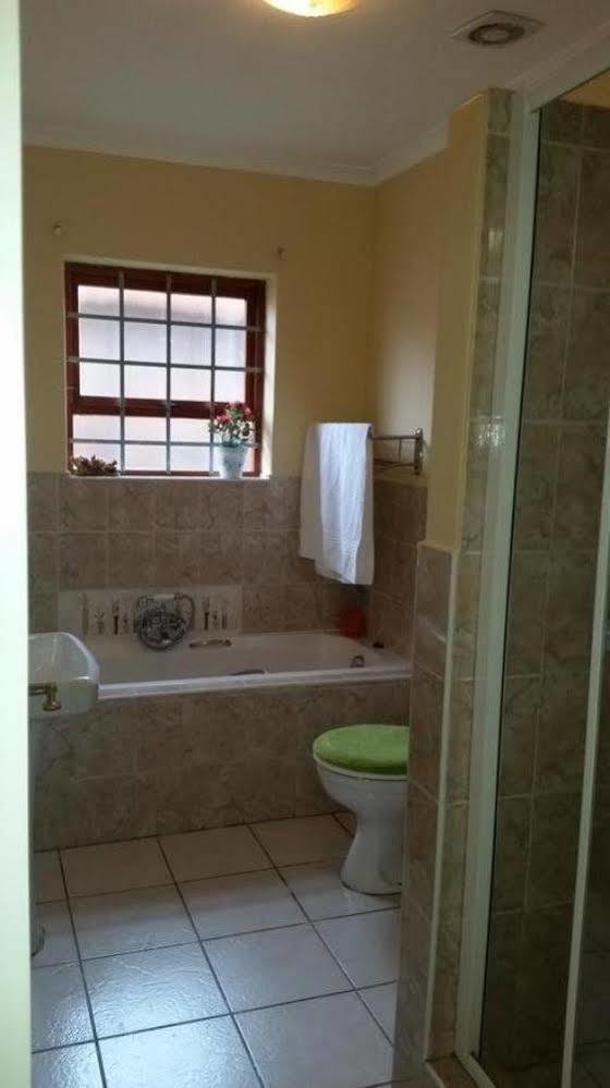 Ebenezer Guesthouse Bluewater Bay Πορτ Ελίζαμπεθ Εξωτερικό φωτογραφία