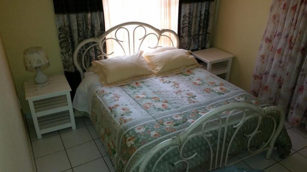 Ebenezer Guesthouse Bluewater Bay Πορτ Ελίζαμπεθ Εξωτερικό φωτογραφία