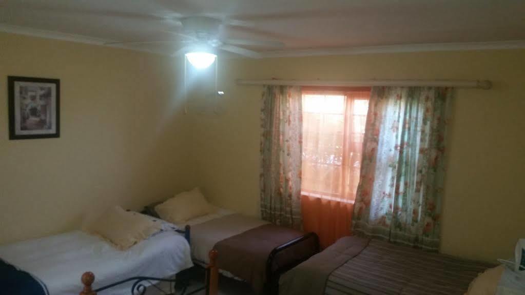 Ebenezer Guesthouse Bluewater Bay Πορτ Ελίζαμπεθ Εξωτερικό φωτογραφία