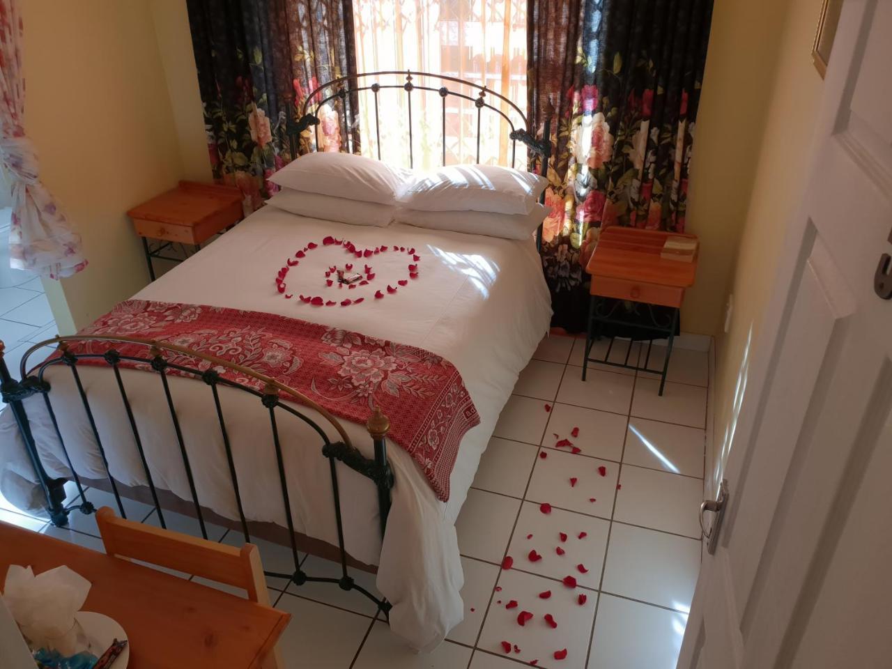 Ebenezer Guesthouse Bluewater Bay Πορτ Ελίζαμπεθ Εξωτερικό φωτογραφία