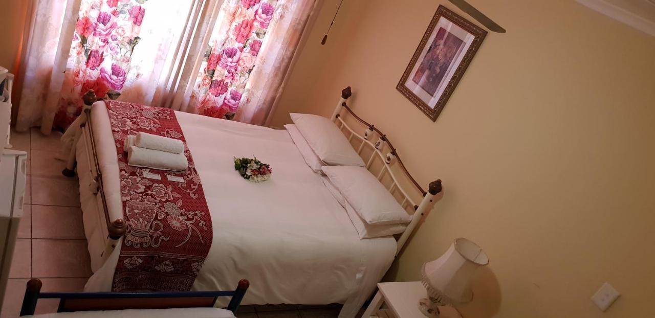 Ebenezer Guesthouse Bluewater Bay Πορτ Ελίζαμπεθ Εξωτερικό φωτογραφία