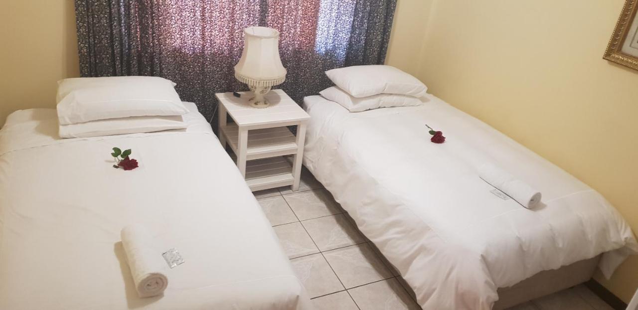 Ebenezer Guesthouse Bluewater Bay Πορτ Ελίζαμπεθ Εξωτερικό φωτογραφία